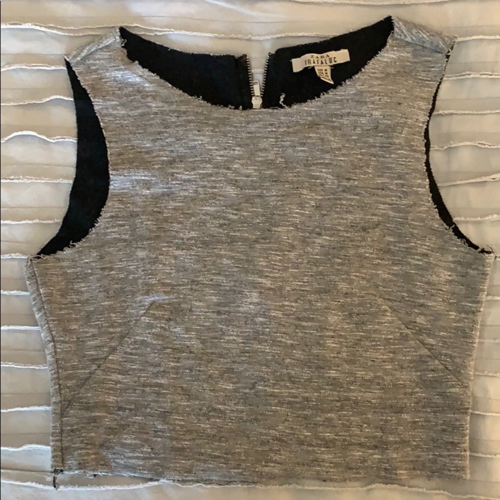 Crop with zipper detail